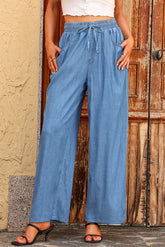 Pantalones vaqueros de tencel de pierna ancha con cintura con cordón azul